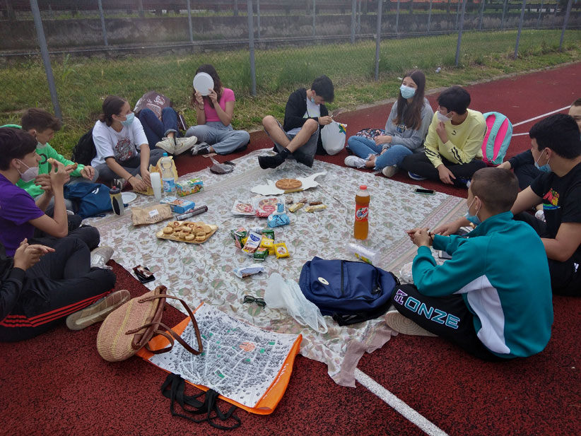 1LS  Colazione sull'erba